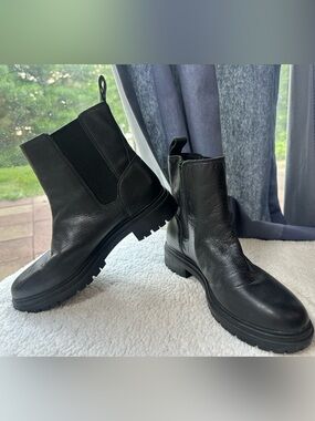 Lucky Brand Black Leather Women's Chelsea Lug Boots size 9.5
